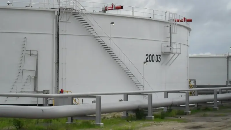 Refurbished crude oil storage tank and pipework at Escravos Terminal after coating